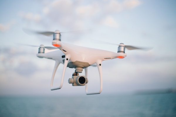 Robot Drone đây là một loại robot bay có thể được điều khiển từ xa Robot Drone đây là một loại robot bay có thể được điều khiển từ xa