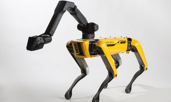 Boston Dynamics Spot mini nhỏ gọn hơn so với các robot thủy lực khổng lồ