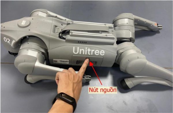 Khởi động robot và tay cầm điều khiển sử dụng Robot Dog Unitree Khởi động robot và tay cầm điều khiển sử dụng Robot Dog Unitree